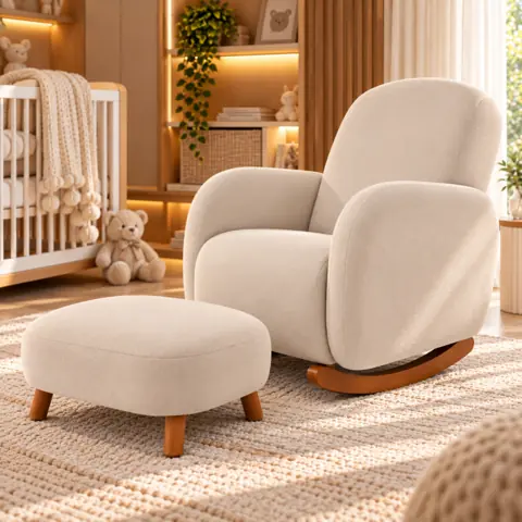 Poltrona Balanço Luxo Orgânica Boucle Bege ou Cinza com Puff para Sala Moderna