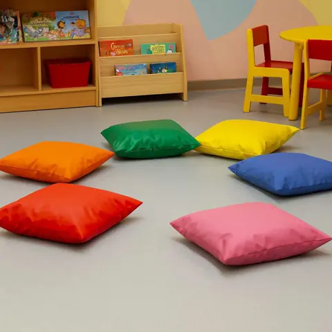 4 Capas de Almofadas Impermeáveis com Zíper na Medida 40 x 40 Kit Capas Plásticas para Almofadas para Escolas...