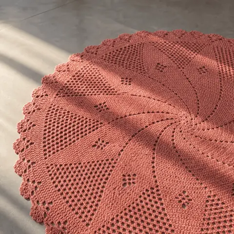 Tapete de Crochê Redondo Artesanal Grande (1.5M) - Feito à mão